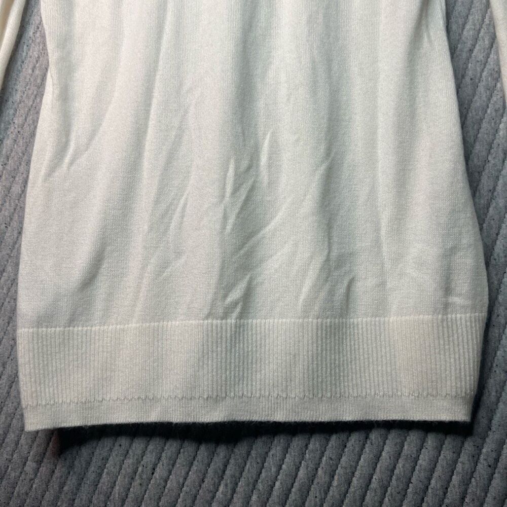 Victorinox Swiss Army‎ Women’s White V-Neck Size Small - Picture 13 of 16